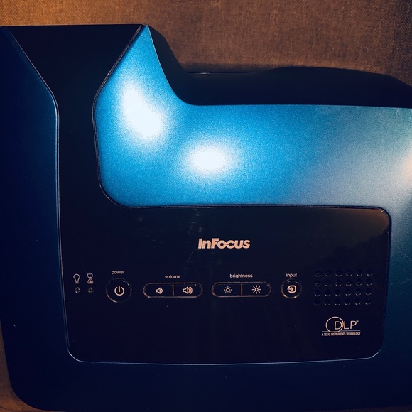 InFocus DLP gaming projector. RARE!!! - Picture 2 of 8